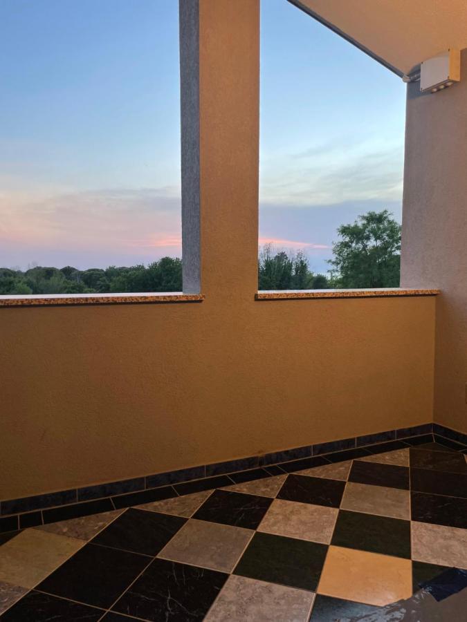 Sunset Apartment Umag Bagian luar foto